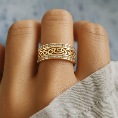 Strahlender Hohl-Goldring